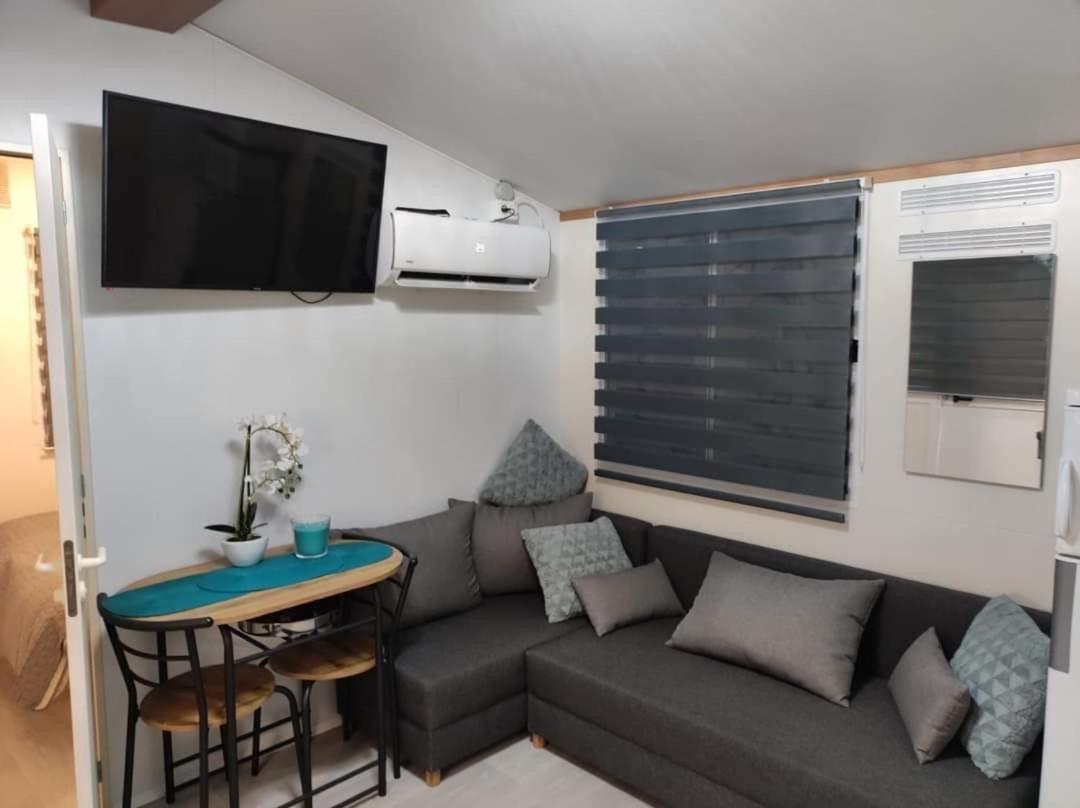 Dalmacia Mobile Homes And Caravans At The Beach Privlaka  Esterno foto