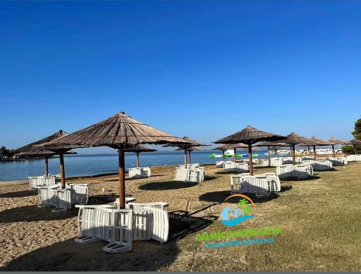 Dalmacia Mobile Homes And Caravans At The Beach Privlaka  Esterno foto